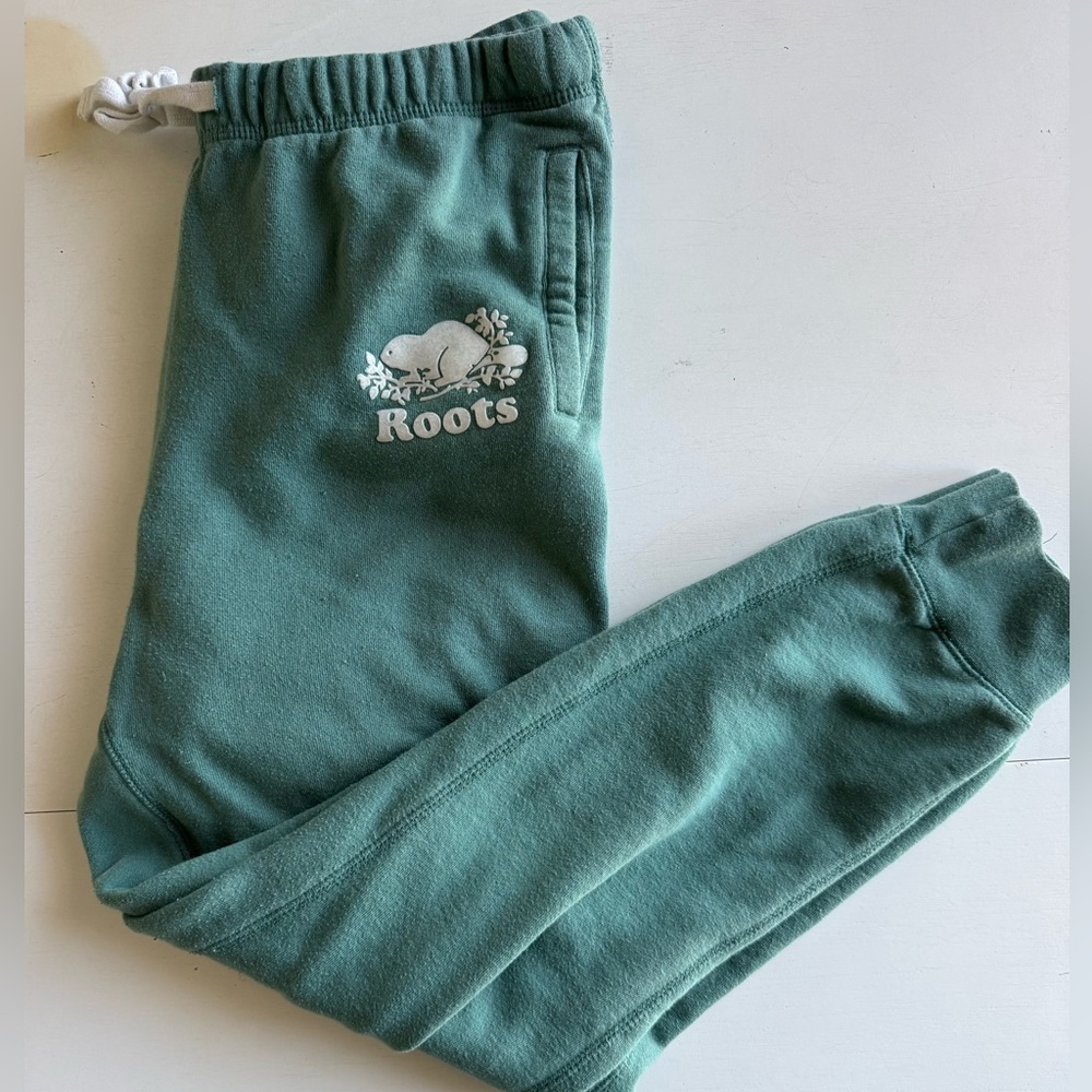 Roots Slim Cuffed Sweatpants Green size small Used